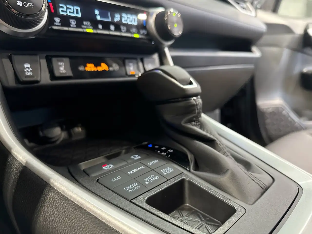 Toyota RAV 4 снимка Toyota RAV 4