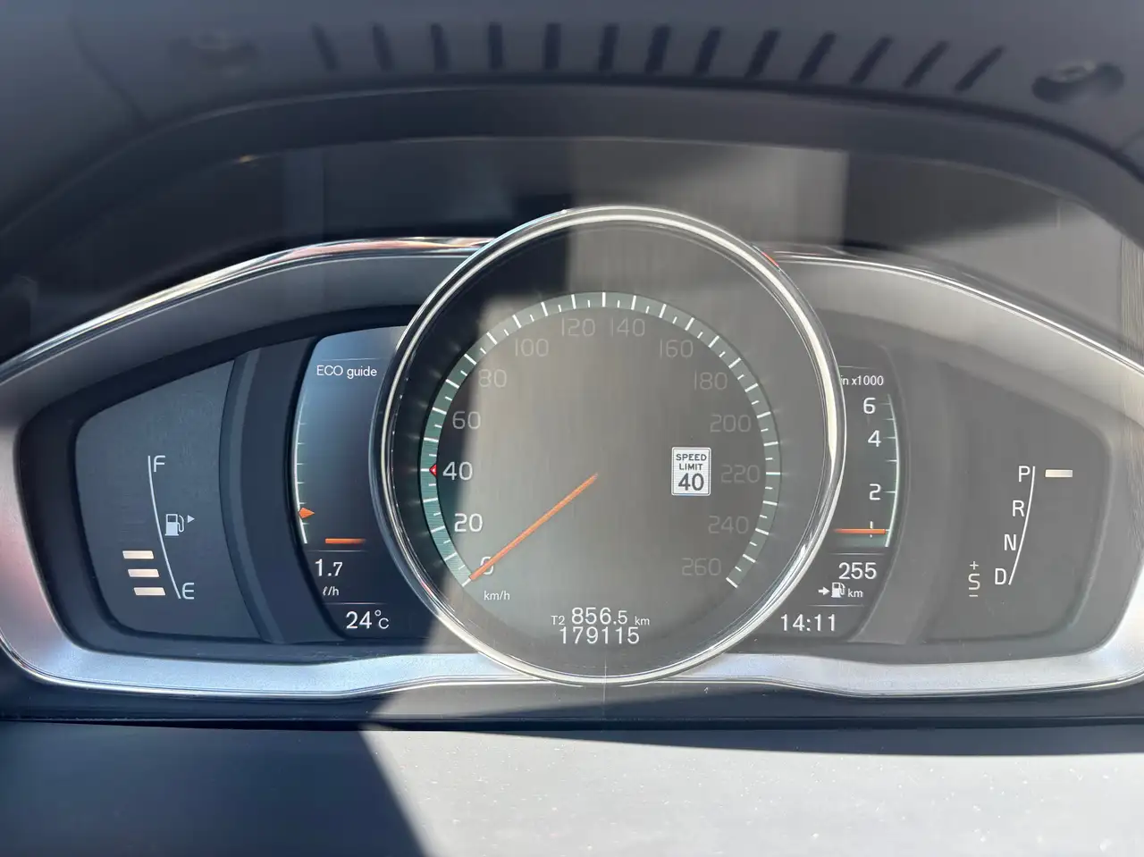 Volvo V60 Cross Country снимка Volvo V60 Cross Country