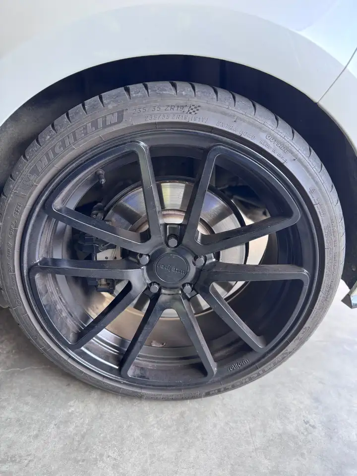 Volkswagen Golf R снимка Volkswagen Golf R