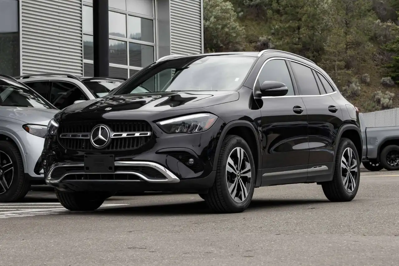 Mercedes-Benz GLA снимка Mercedes-Benz GLA