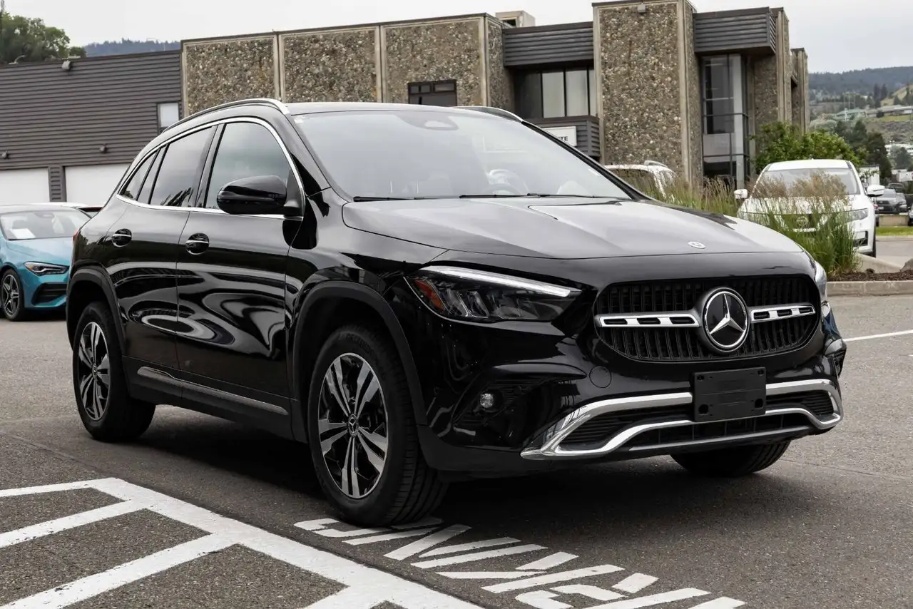 Mercedes-Benz GLA снимка Mercedes-Benz GLA