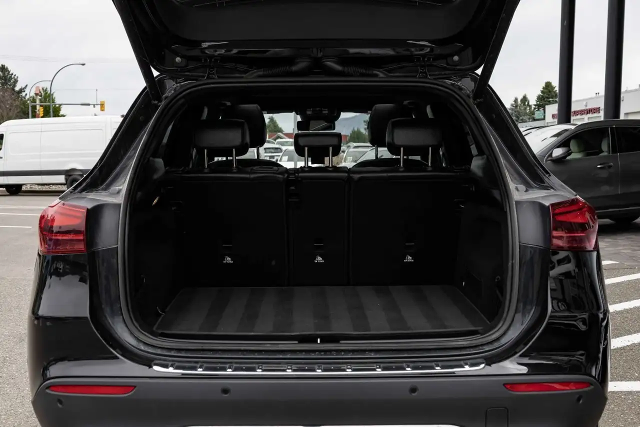 Mercedes-Benz GLA снимка Mercedes-Benz GLA