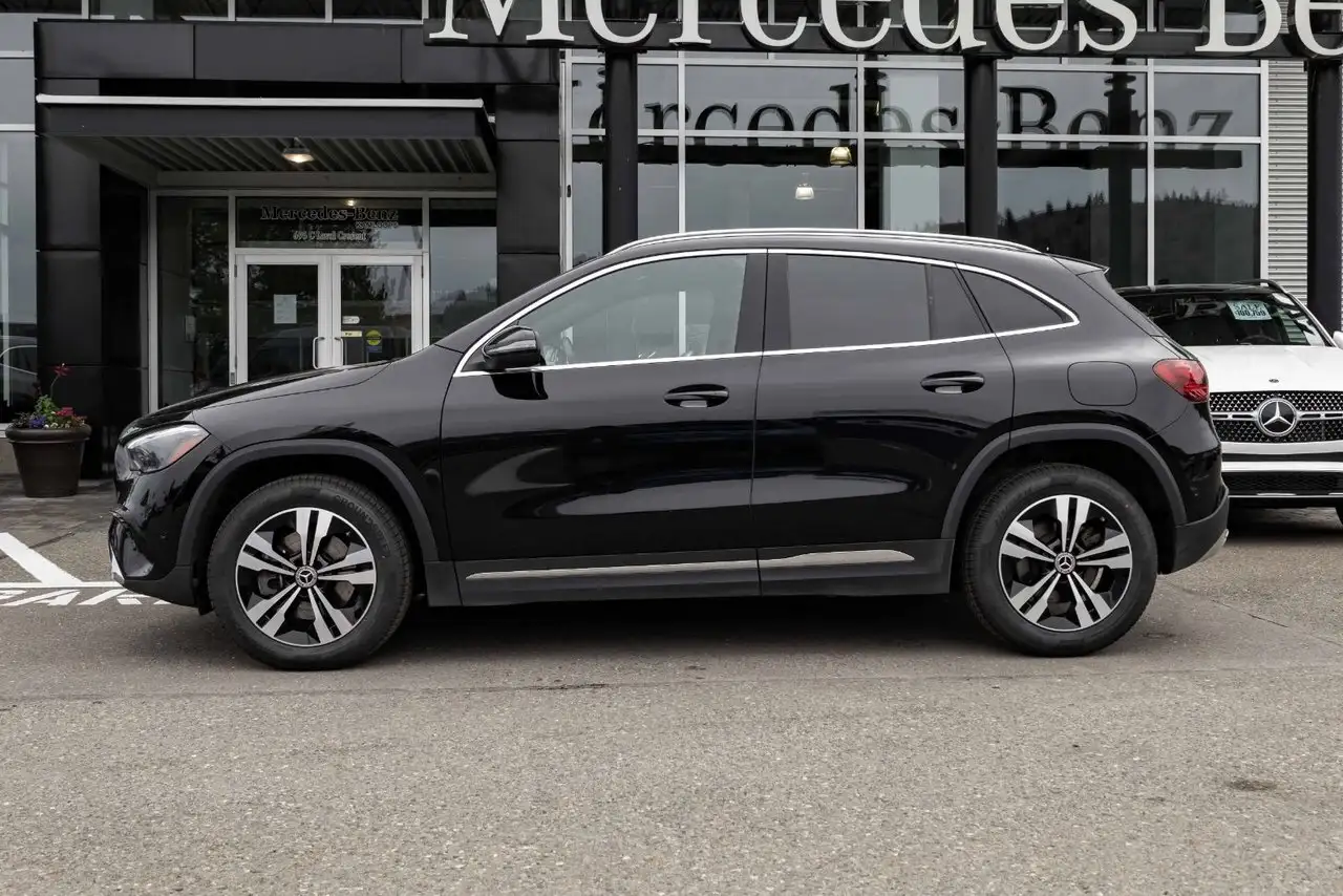 Mercedes-Benz GLA снимка Mercedes-Benz GLA