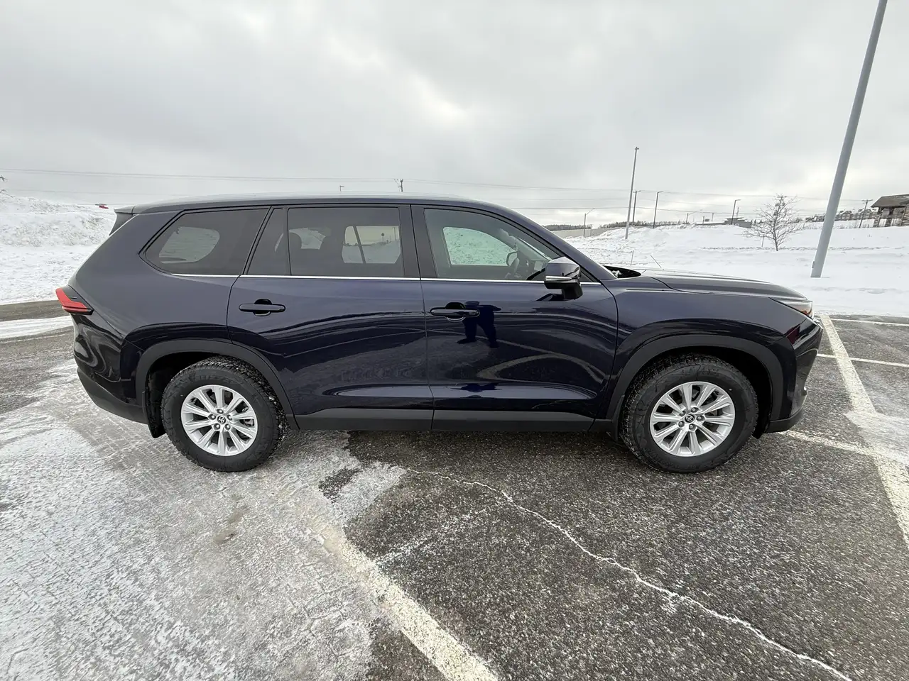 Toyota Grand Highlander снимка Toyota Grand Highlander