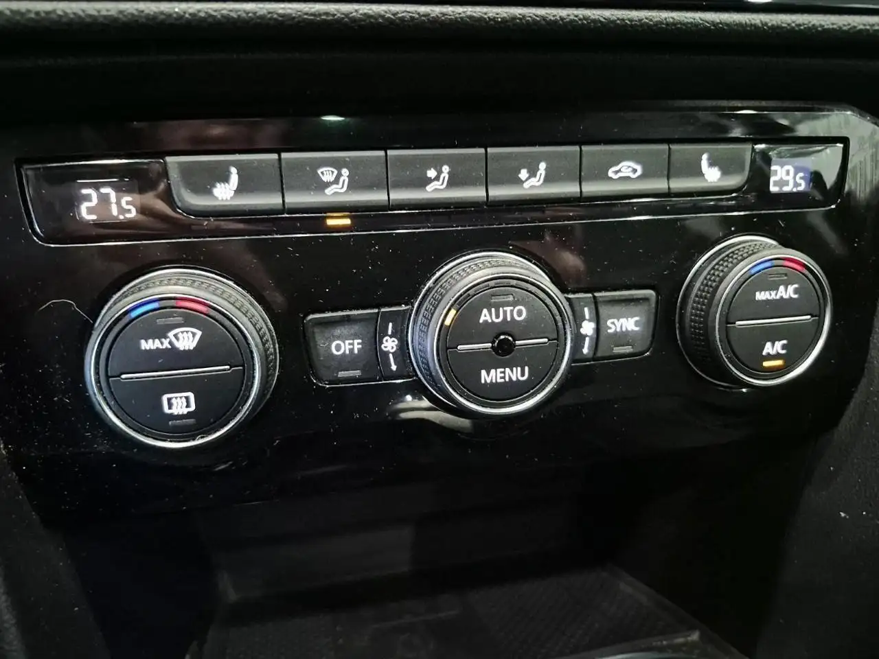 Volkswagen Taos снимка Volkswagen Taos