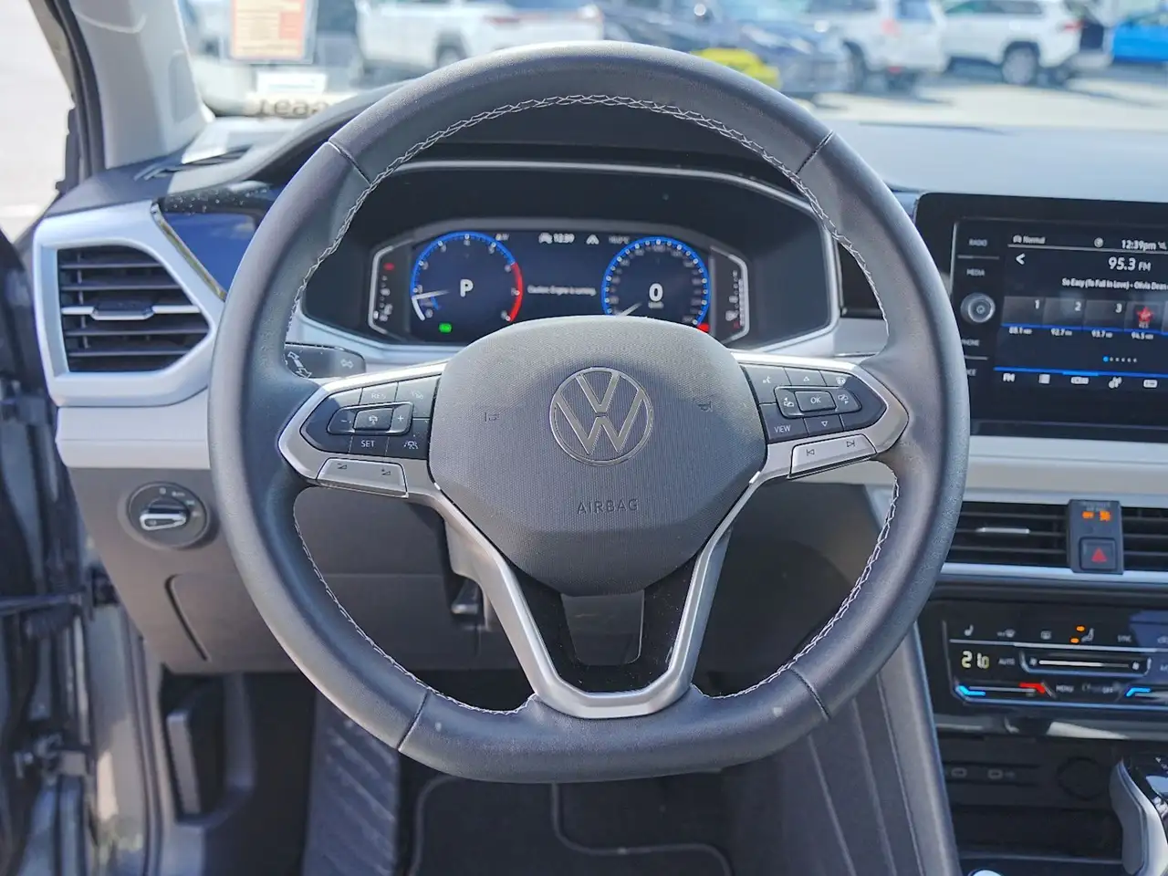 Volkswagen Taos снимка Volkswagen Taos