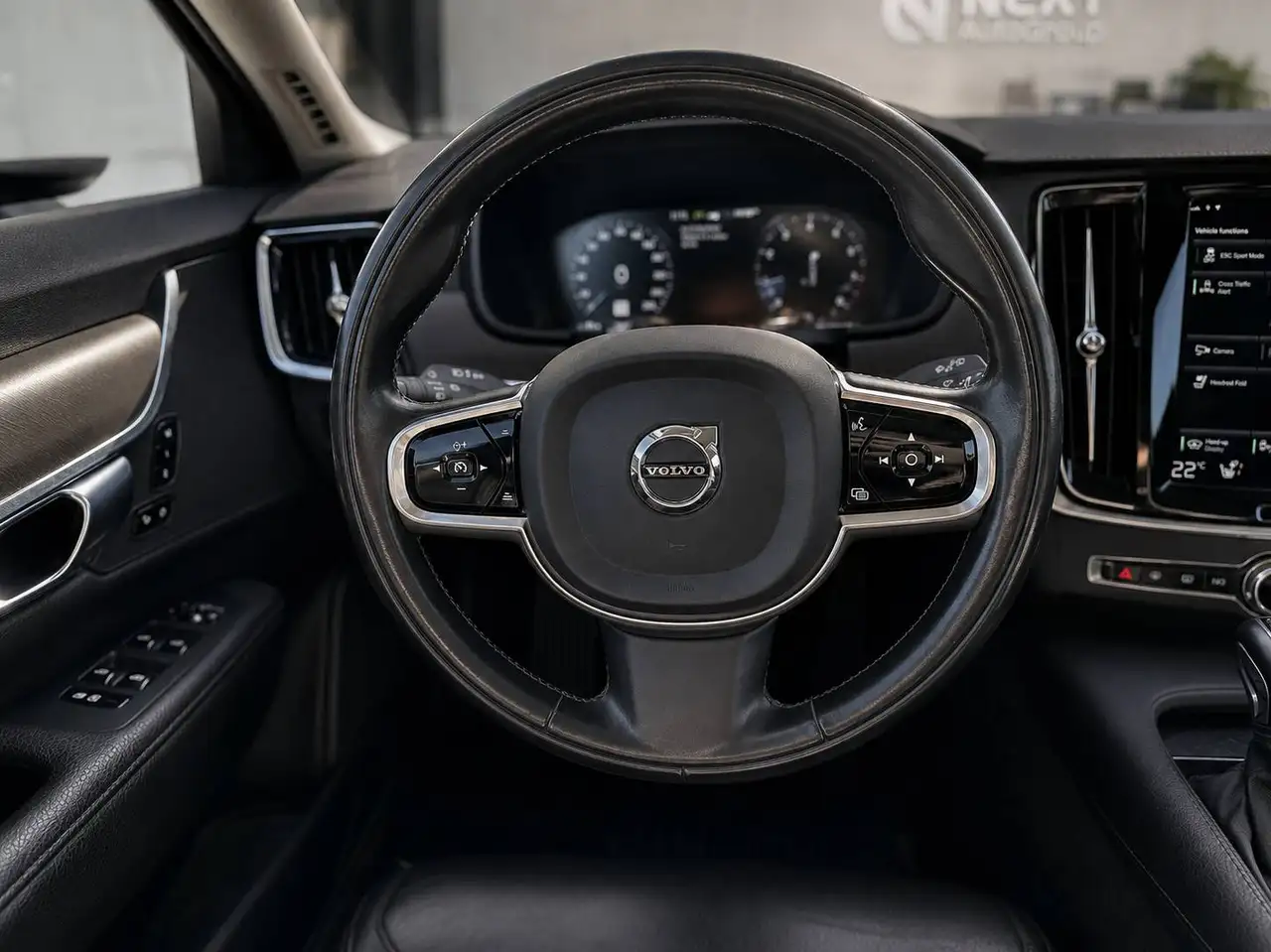 Volvo V90 Cross Country снимка Volvo V90 Cross Country