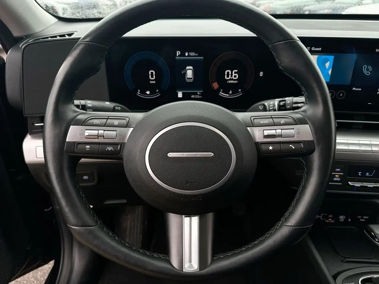 Hyundai KONA снимка Hyundai KONA