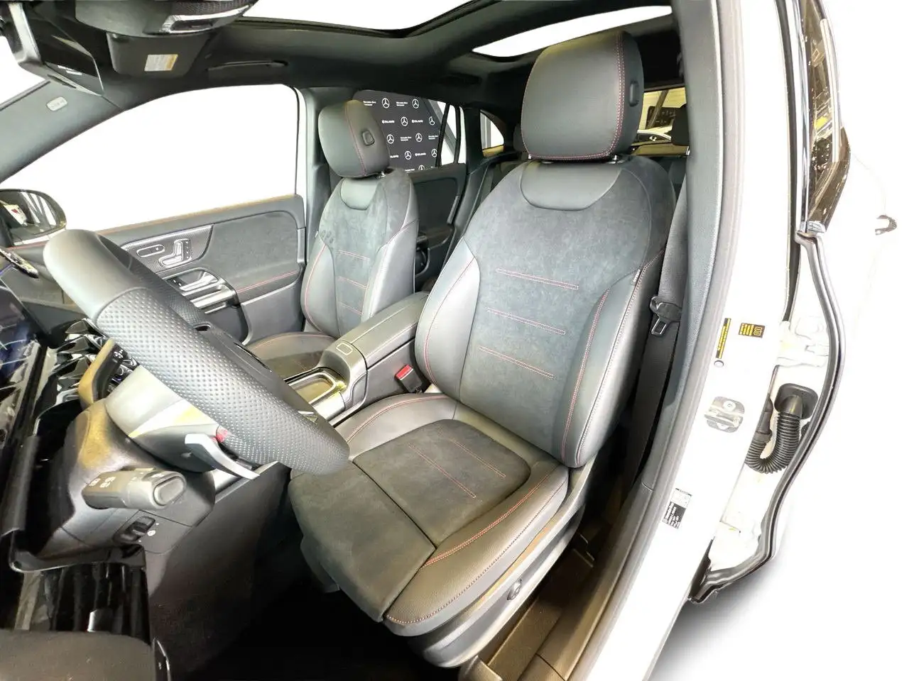 Mercedes-Benz GLA photo Mercedes-Benz GLA