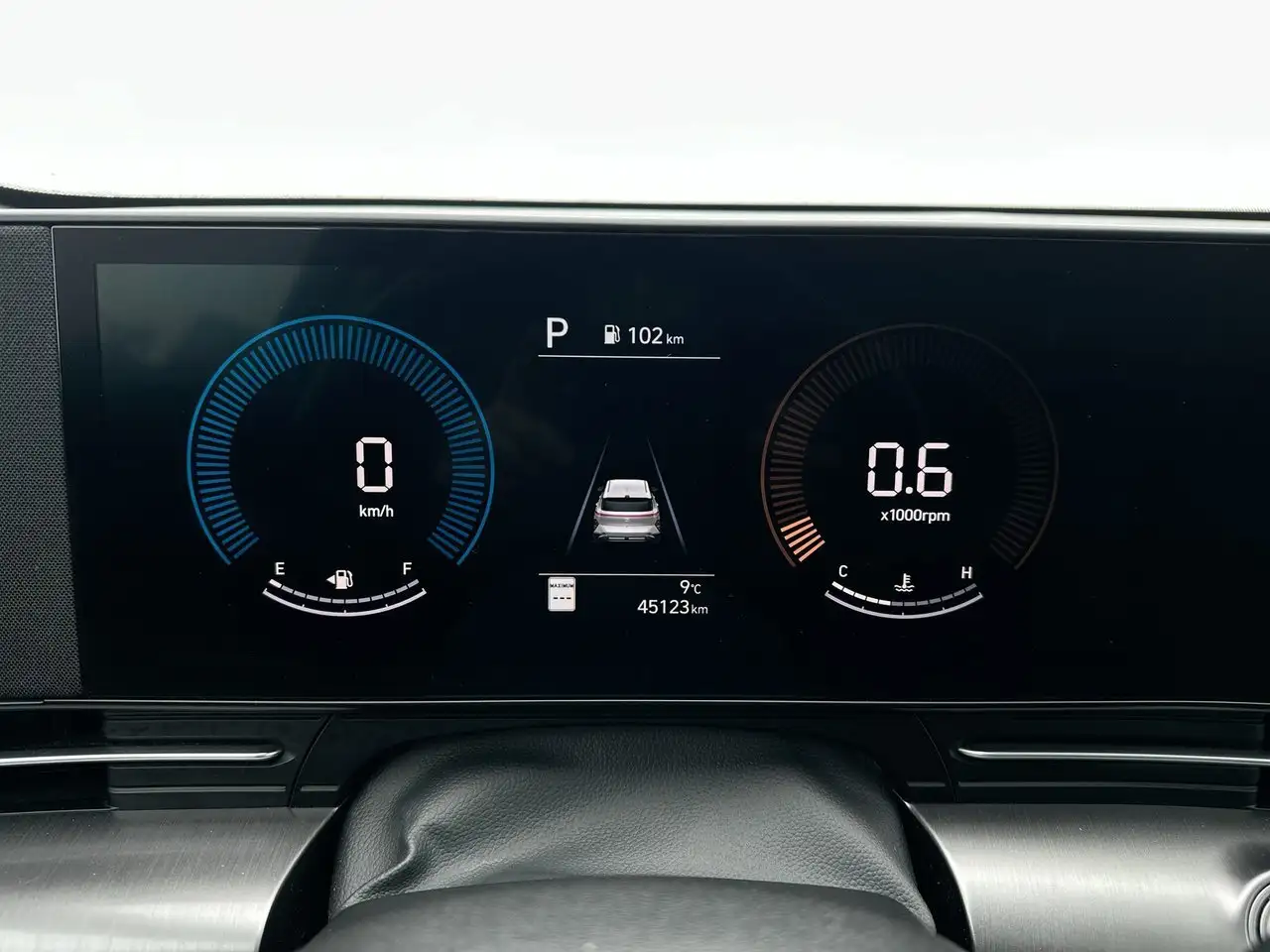 Hyundai KONA снимка Hyundai KONA