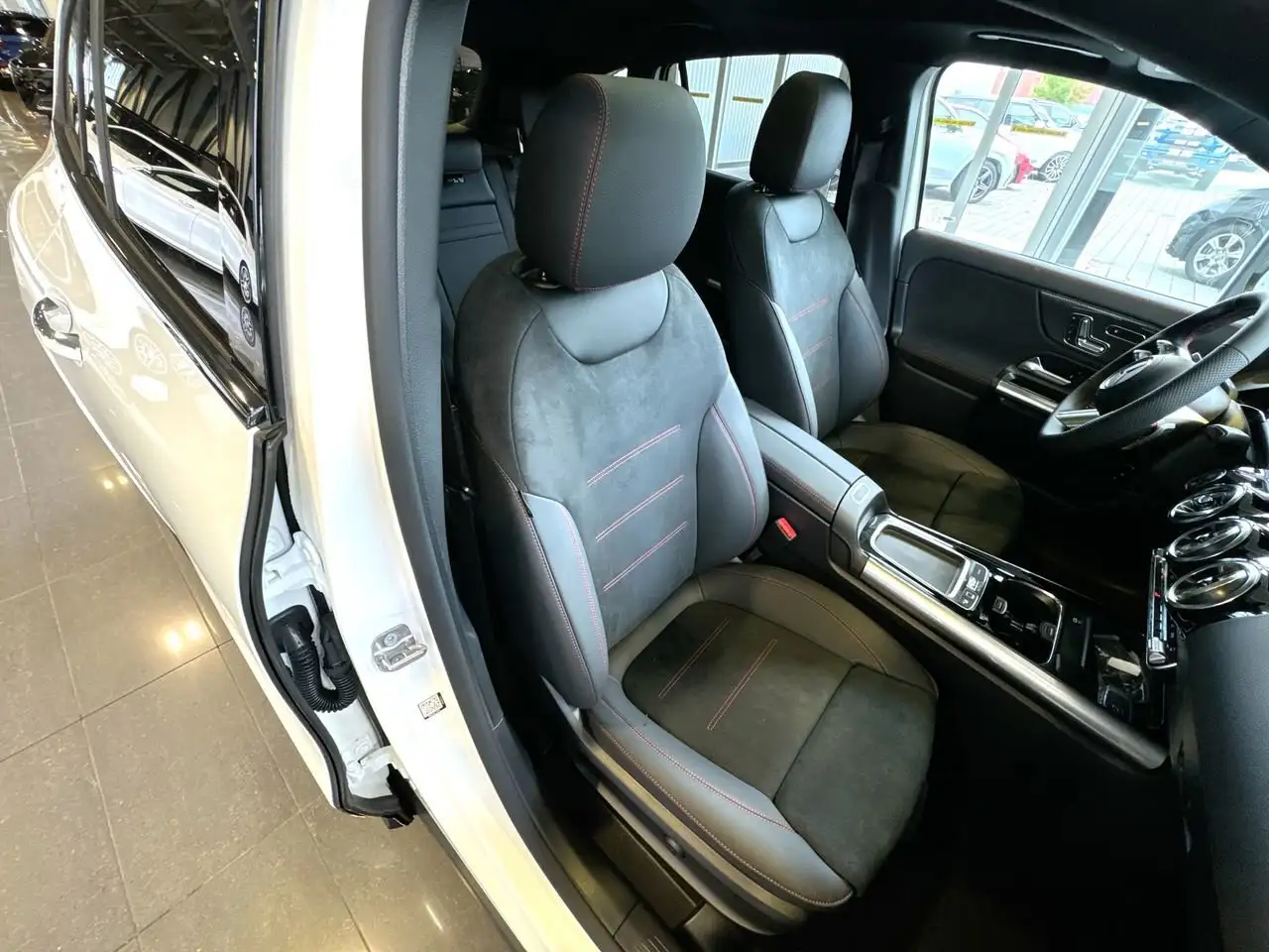 Mercedes-Benz GLA photo Mercedes-Benz GLA