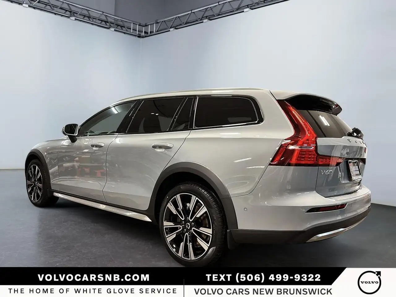 Volvo V60 Cross Country снимка Volvo V60 Cross Country