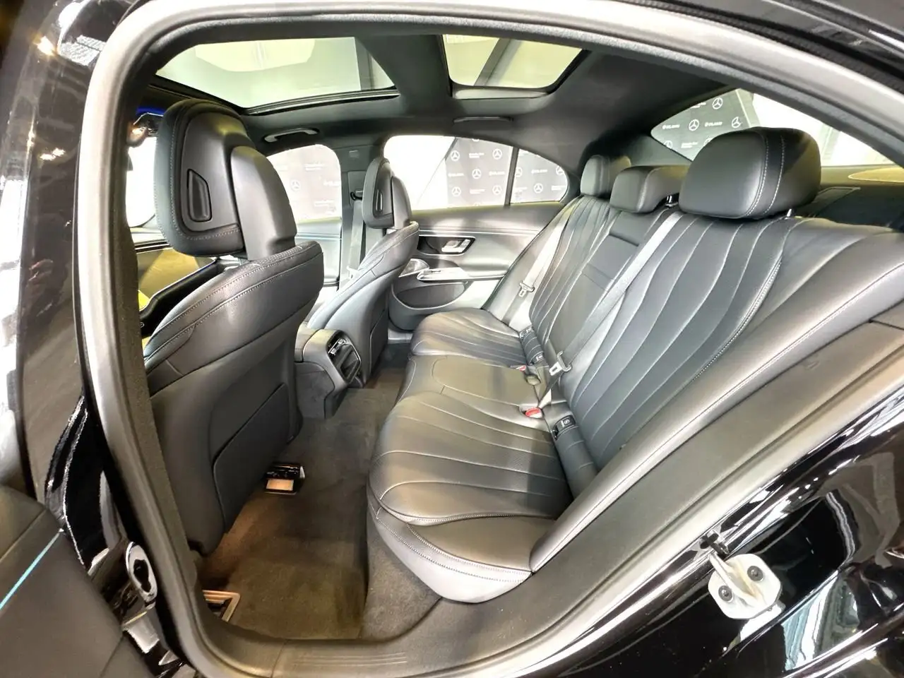 Mercedes-Benz E-Class fotografie Mercedes-Benz E-Class