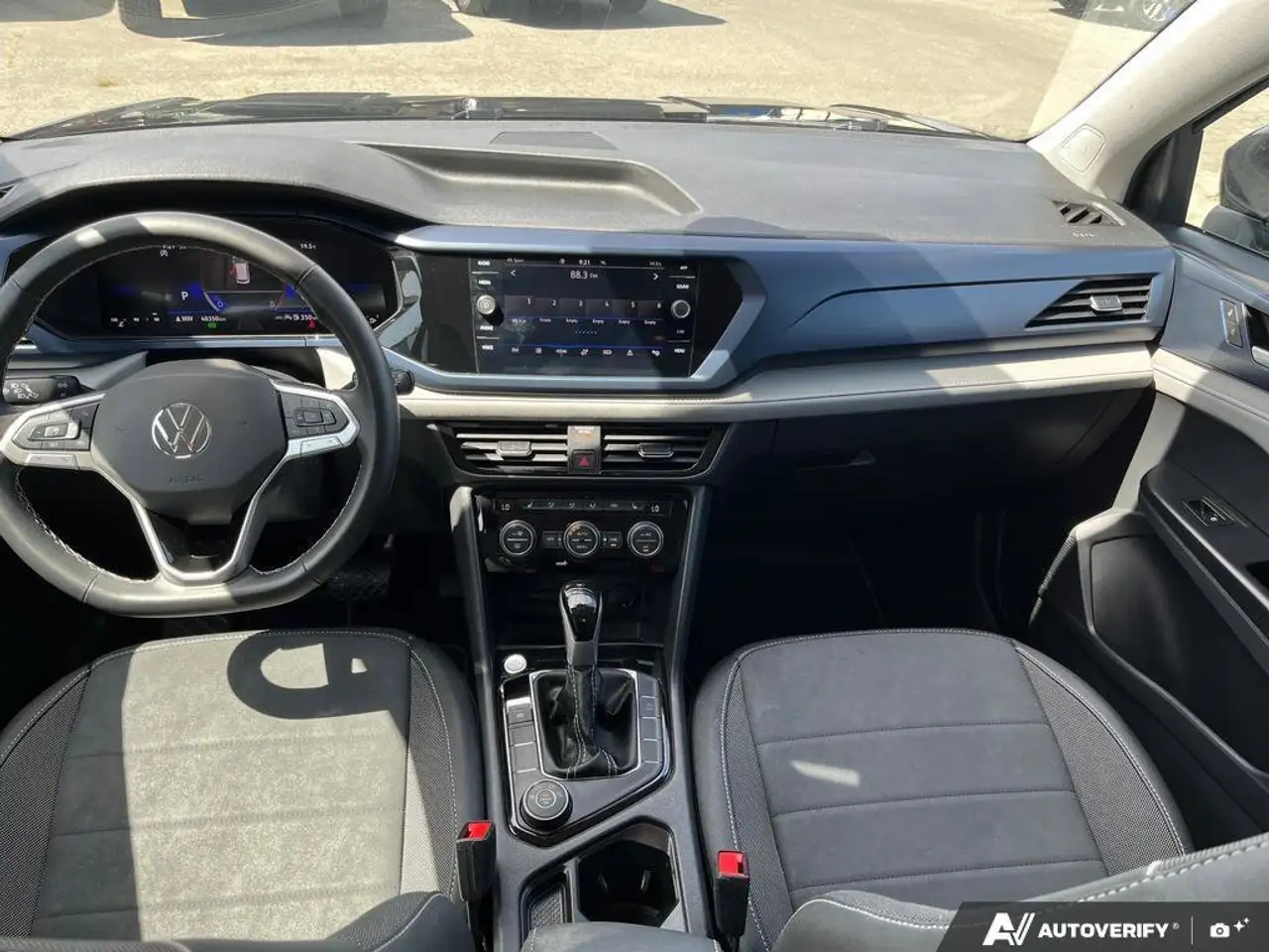 Volkswagen Taos снимка Volkswagen Taos