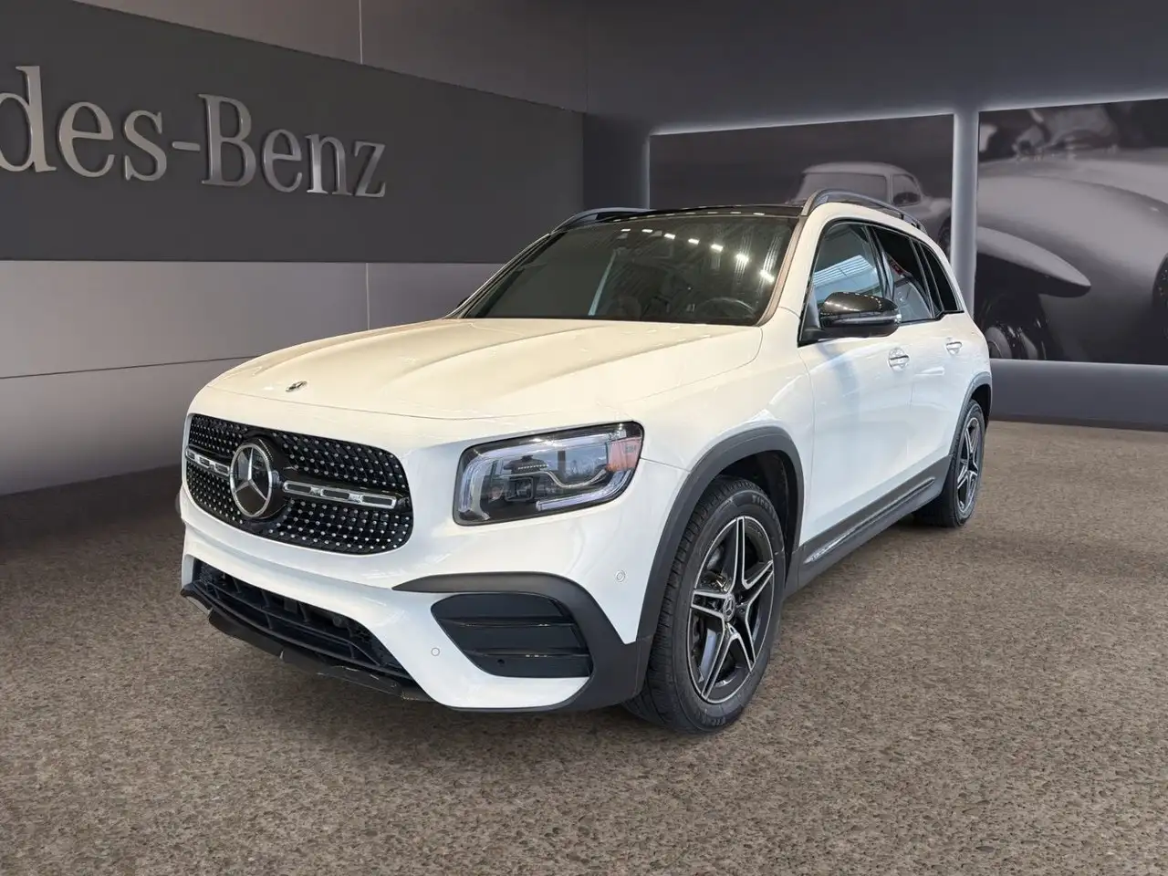 Mercedes-Benz GLB снимка Mercedes-Benz GLB