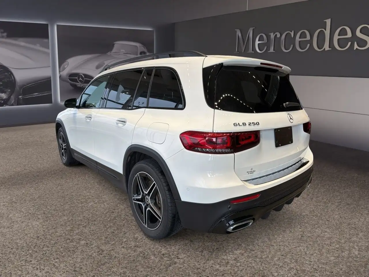 Mercedes-Benz GLB снимка Mercedes-Benz GLB