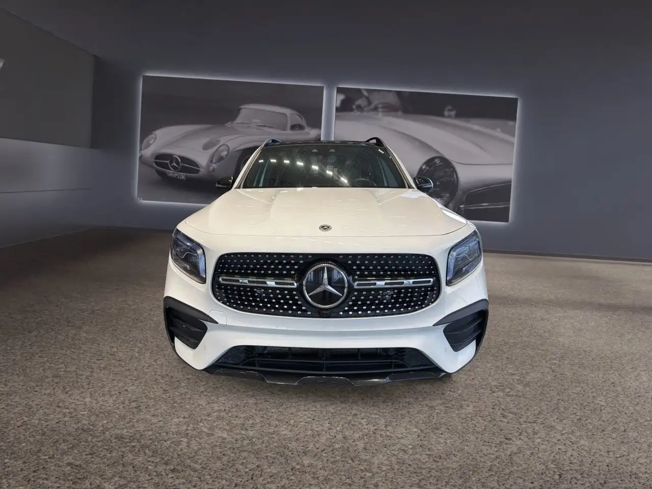 Mercedes-Benz GLB снимка Mercedes-Benz GLB