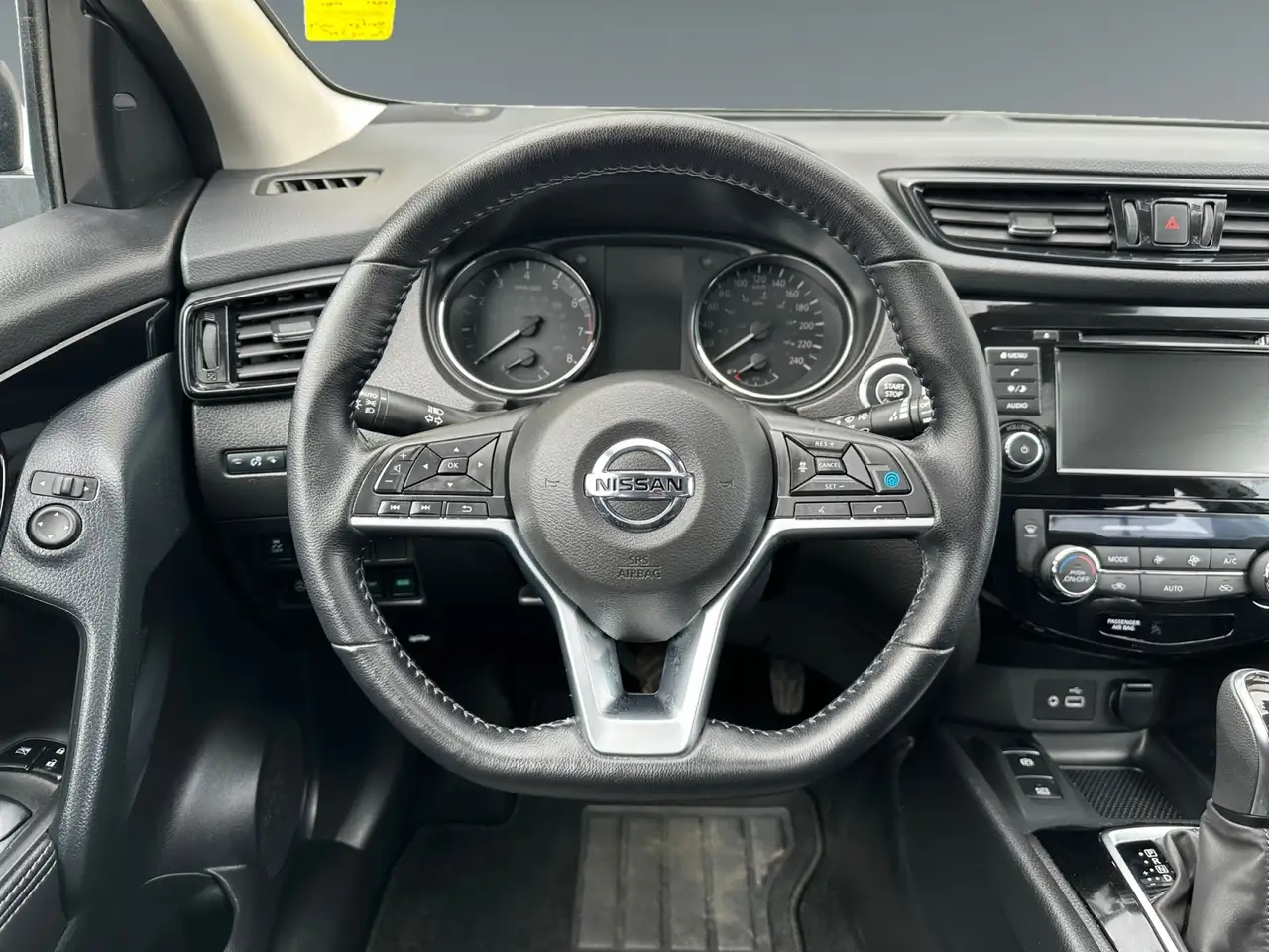 Nissan Qashqai снимка Nissan Qashqai