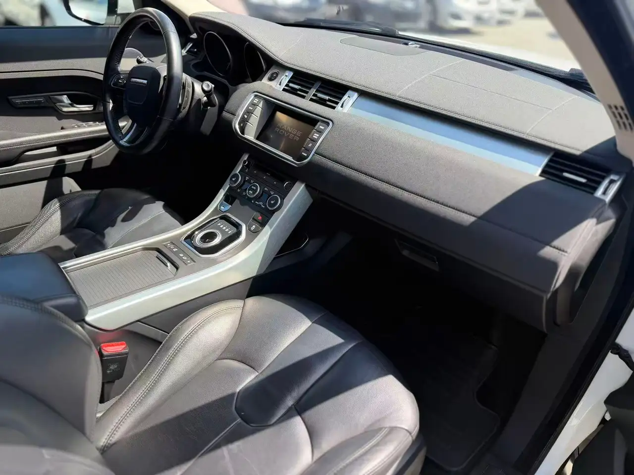 Land Rover Range Rover Evoque снимка Land Rover Range Rover Evoque