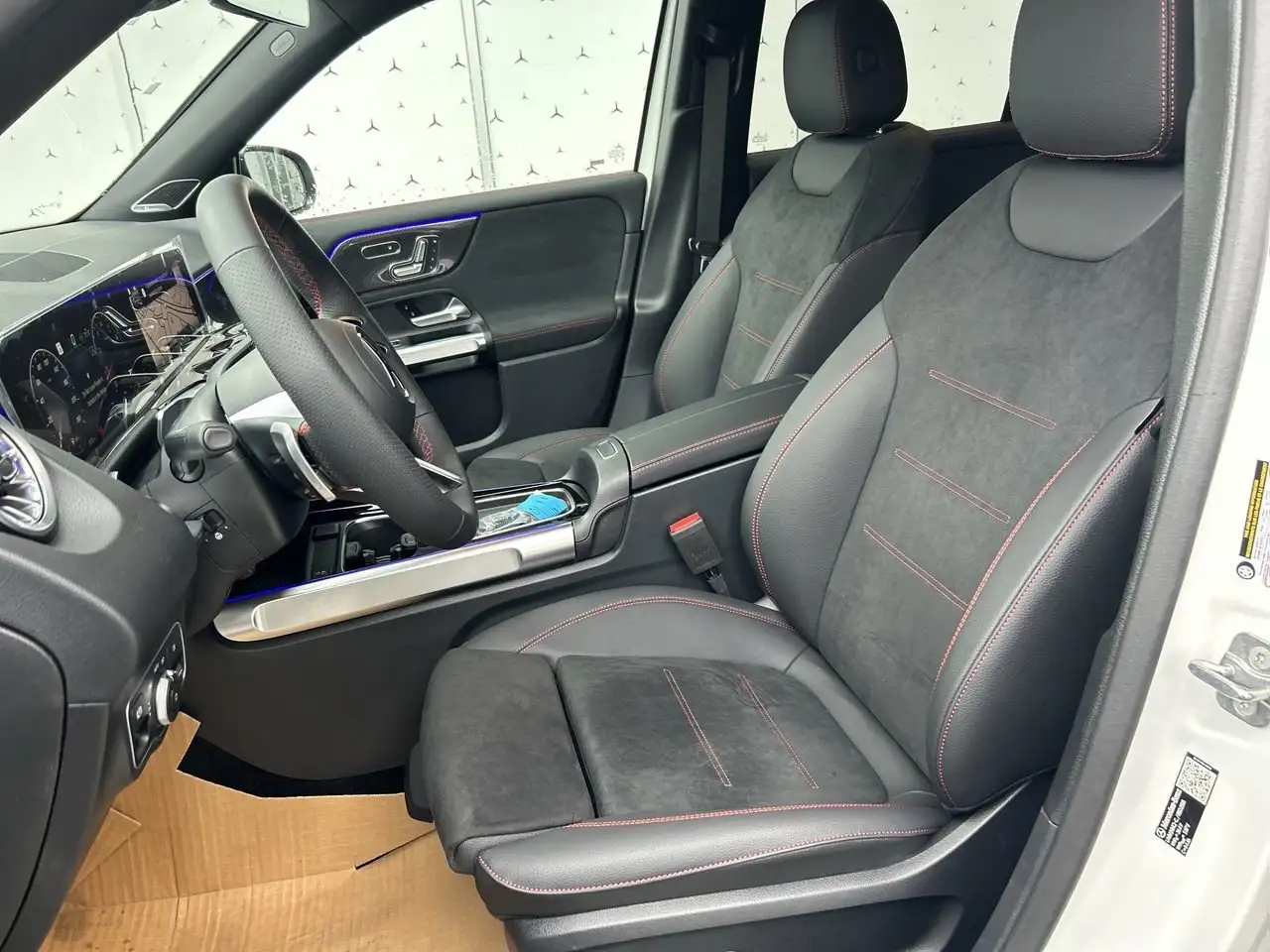 Mercedes-Benz GLB снимка Mercedes-Benz GLB