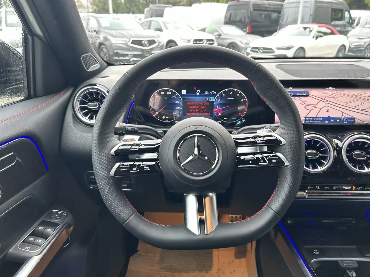 Mercedes-Benz GLB снимка Mercedes-Benz GLB