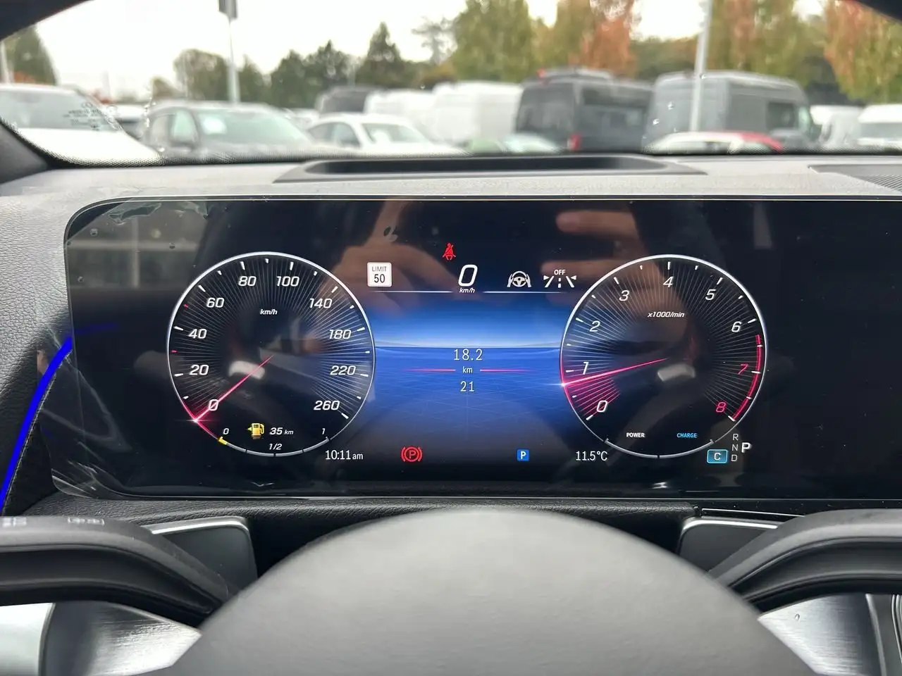 Mercedes-Benz GLB снимка Mercedes-Benz GLB