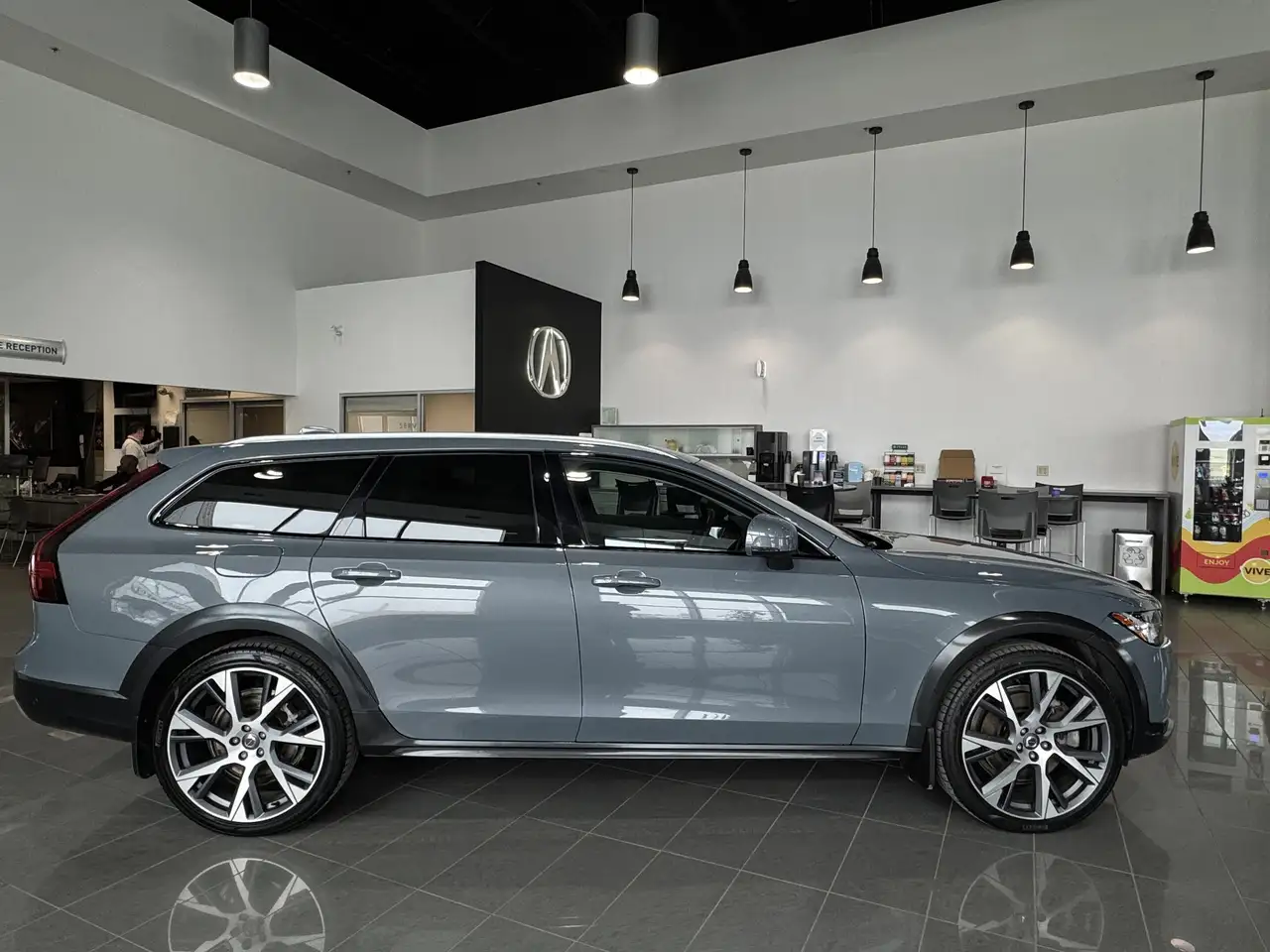 Volvo V90 Cross Country снимка Volvo V90 Cross Country
