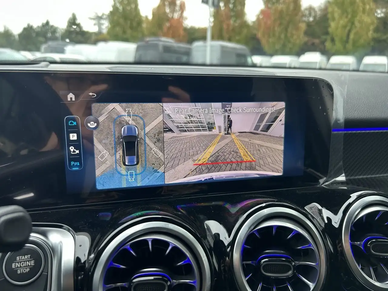 Mercedes-Benz GLB снимка Mercedes-Benz GLB