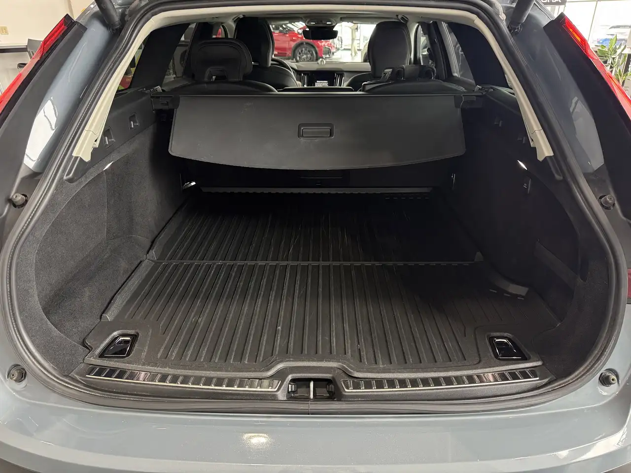 Volvo V90 Cross Country снимка Volvo V90 Cross Country