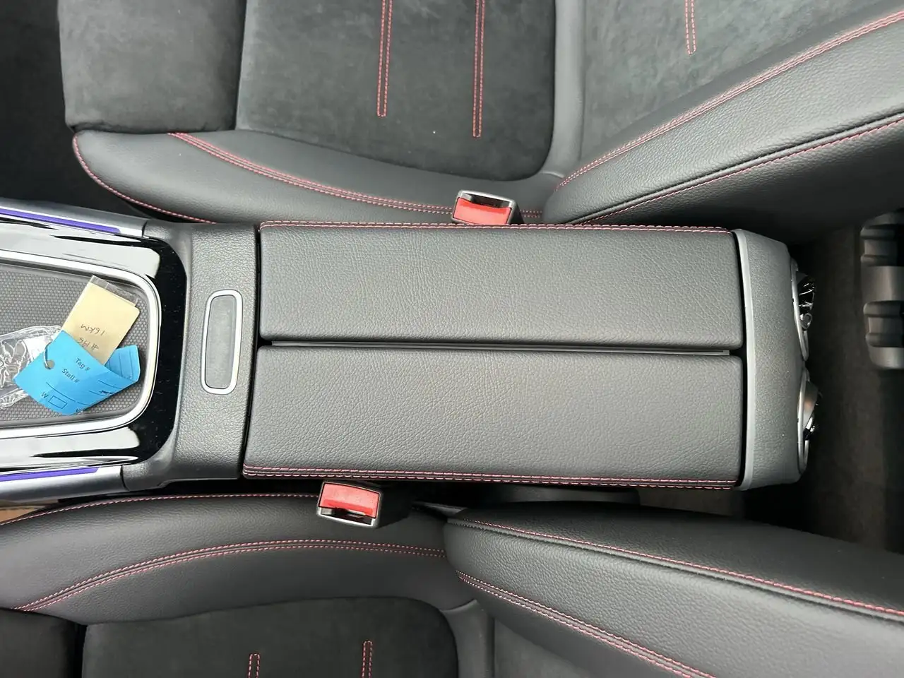 Mercedes-Benz GLB снимка Mercedes-Benz GLB