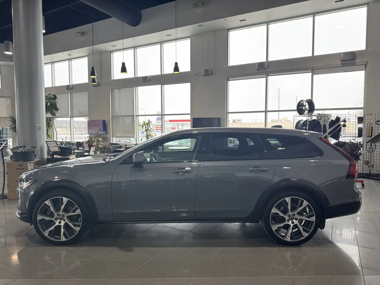 Volvo V90 Cross Country снимка Volvo V90 Cross Country