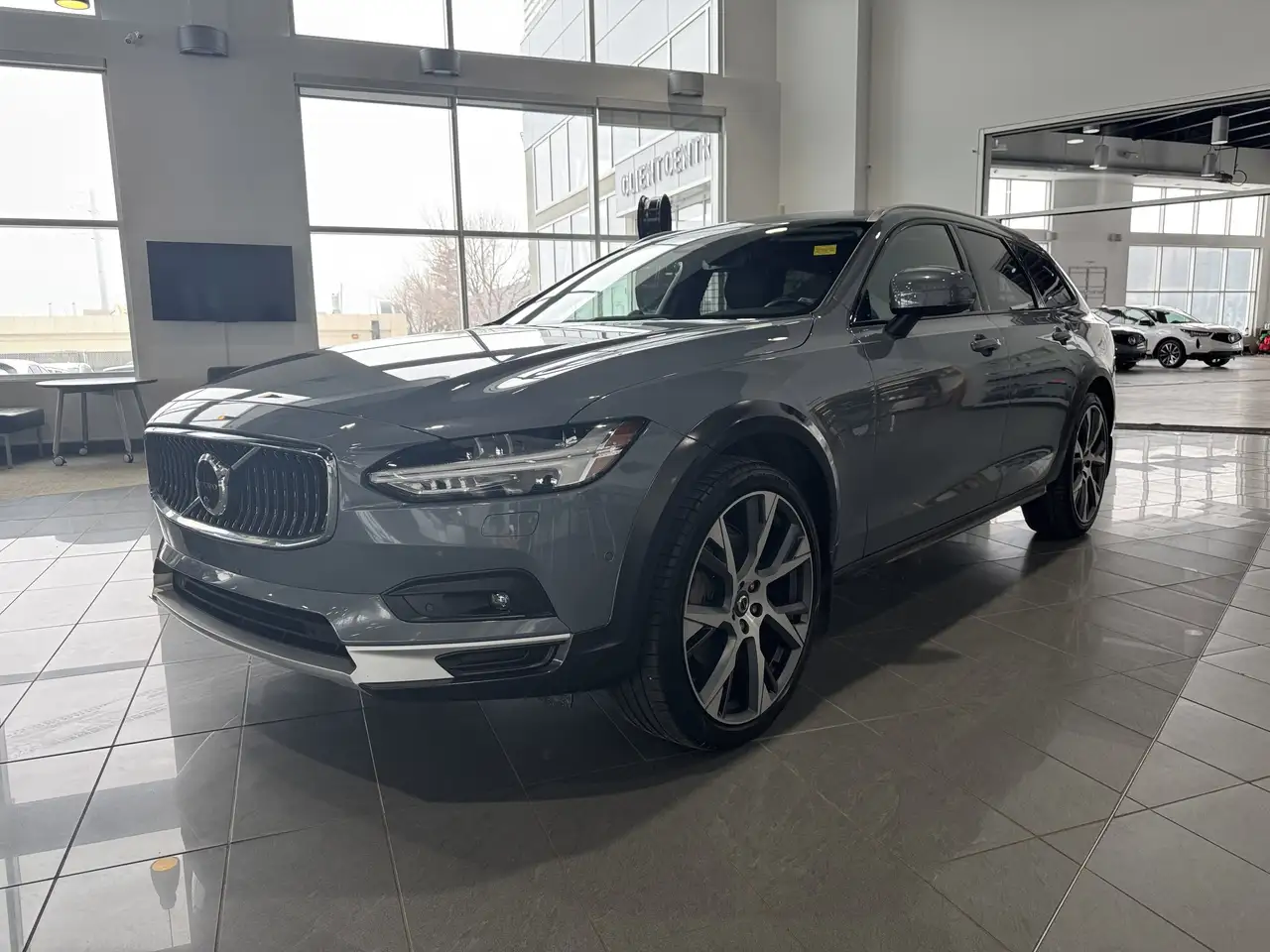 Volvo V90 Cross Country снимка Volvo V90 Cross Country