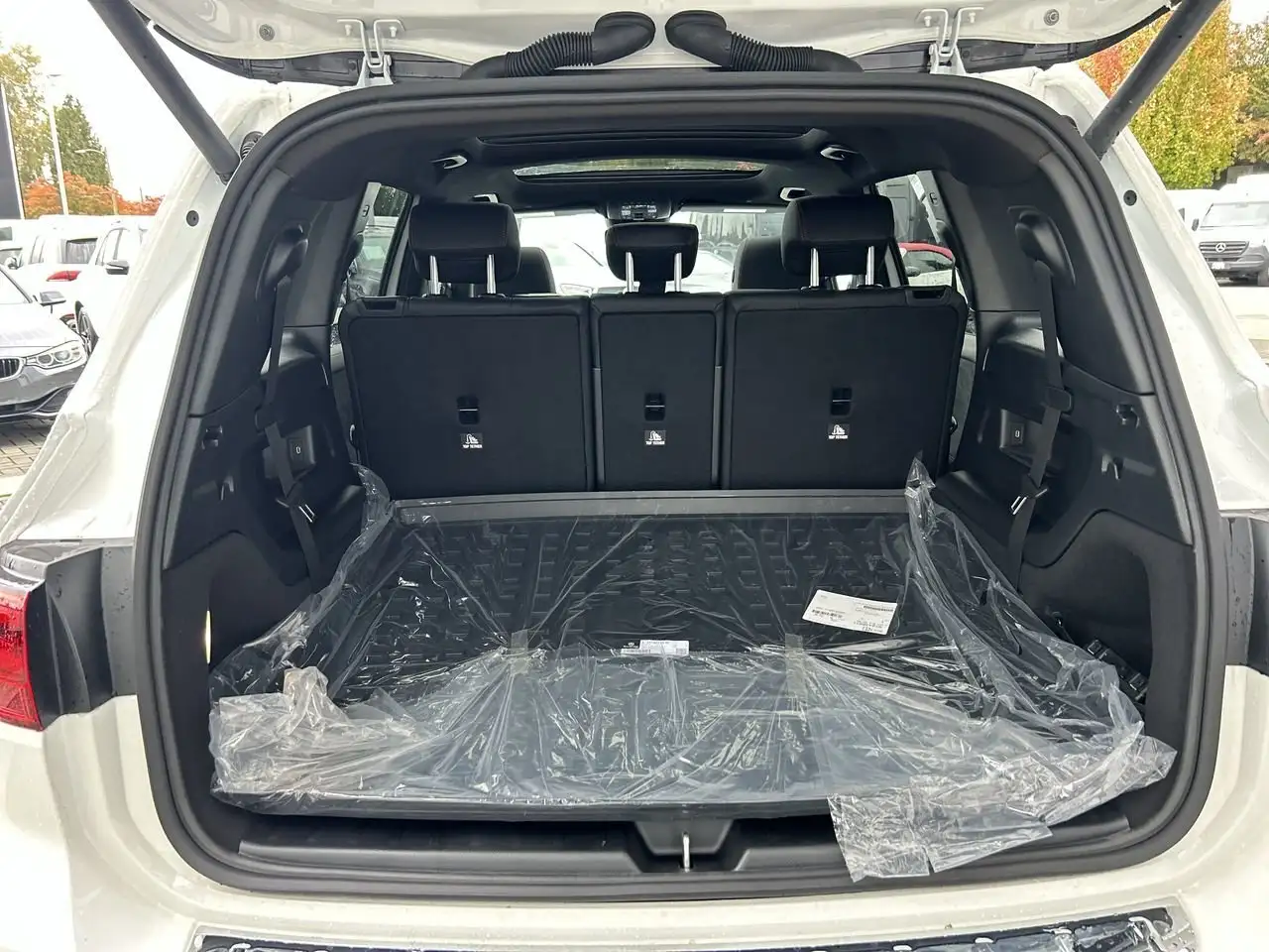 Mercedes-Benz GLB снимка Mercedes-Benz GLB