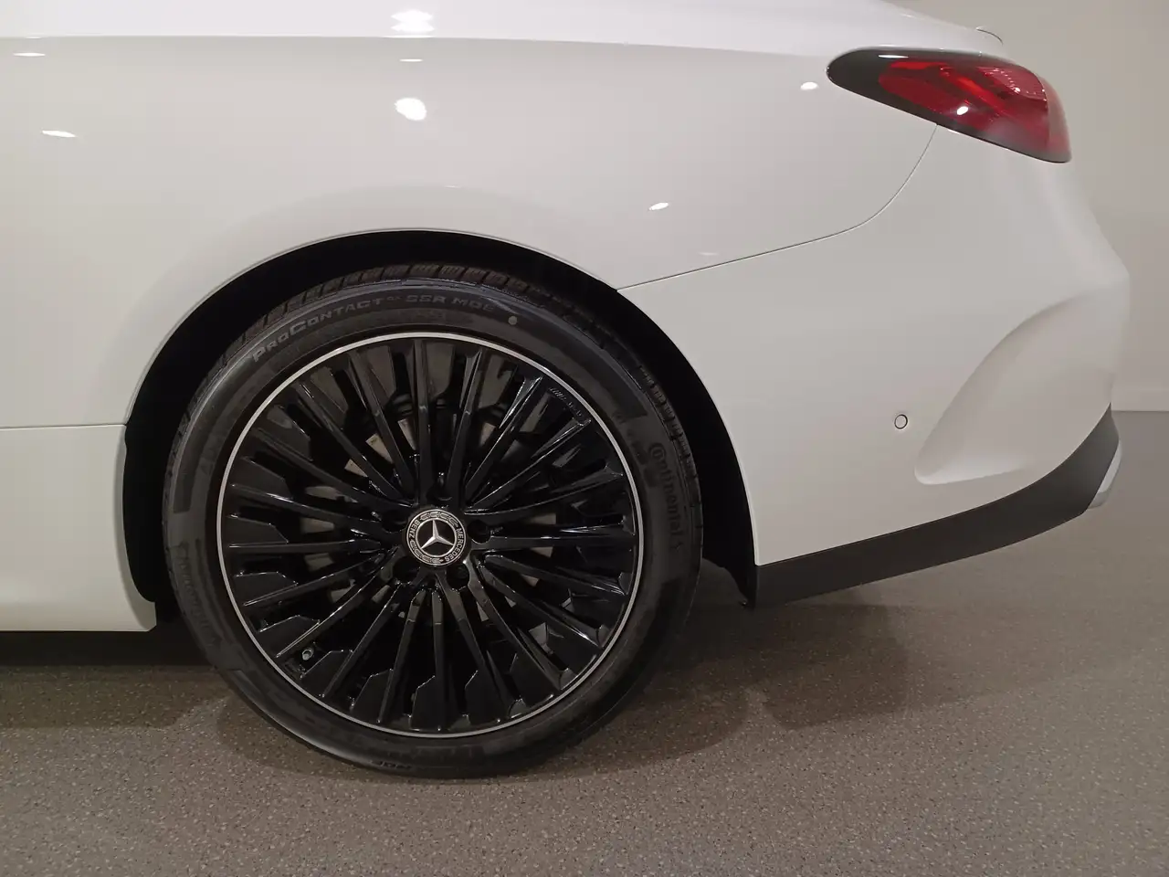 Mercedes-Benz CLE снимка Mercedes-Benz CLE