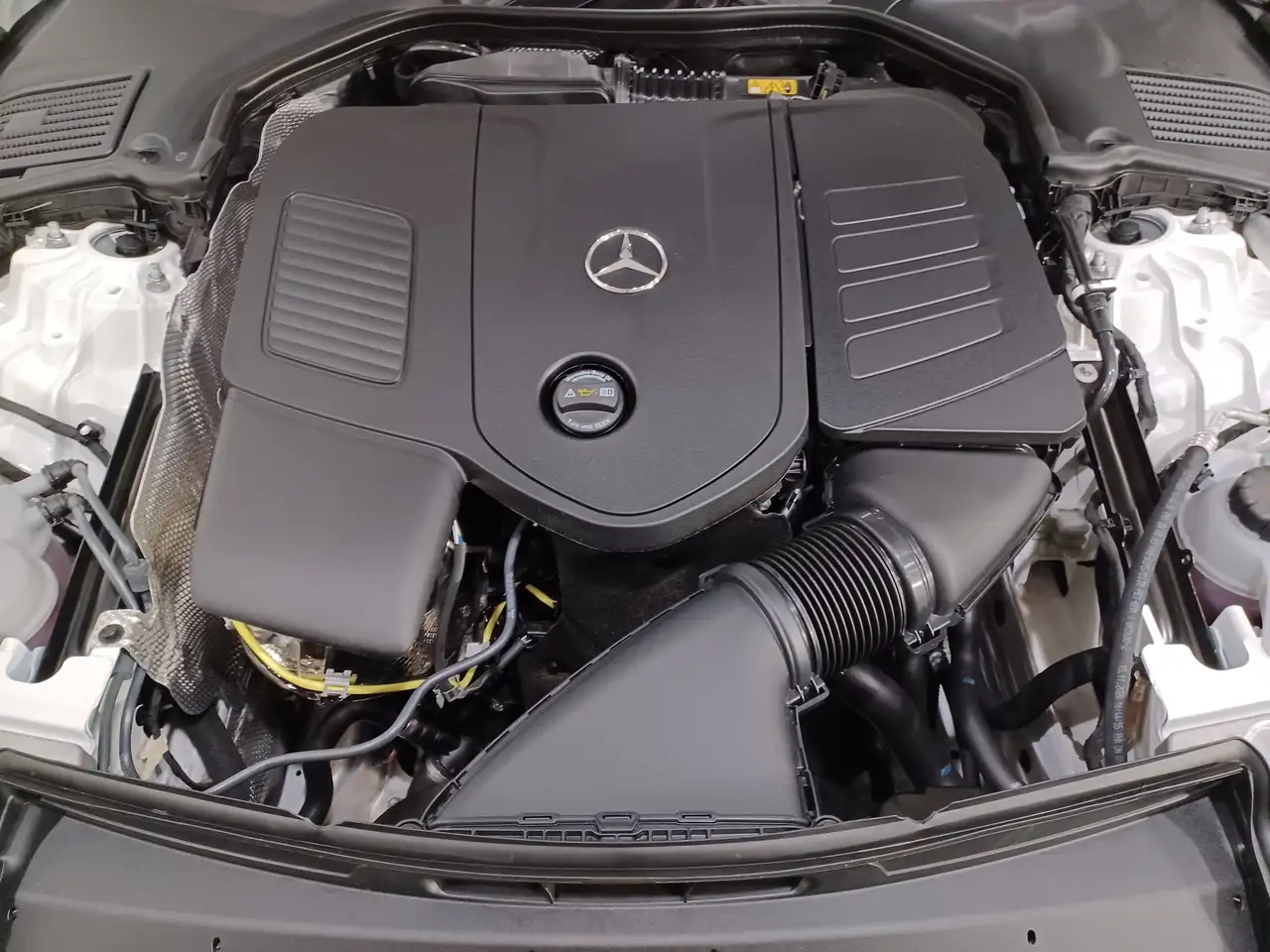 Mercedes-Benz CLE снимка Mercedes-Benz CLE