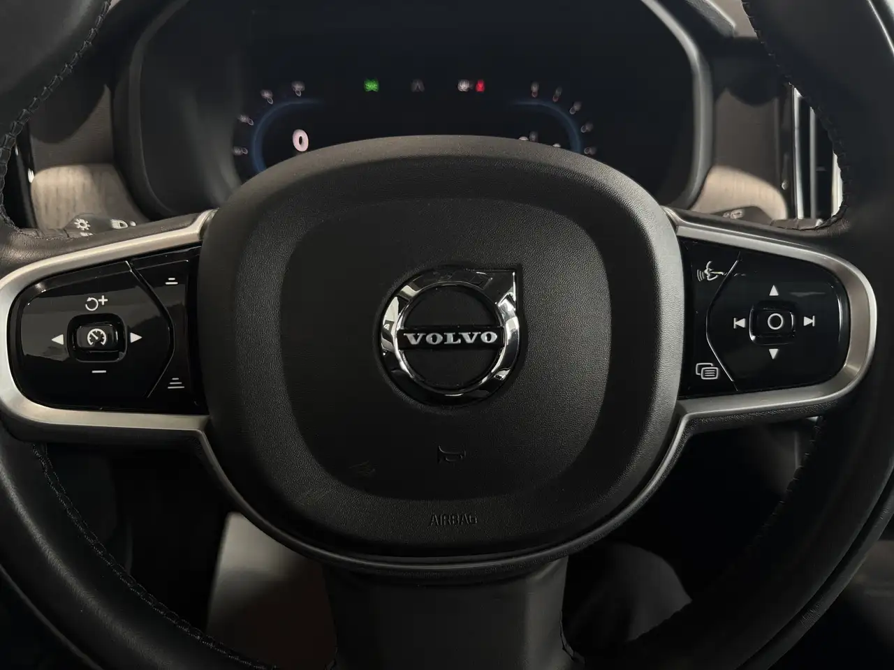 Volvo V90 Cross Country снимка Volvo V90 Cross Country
