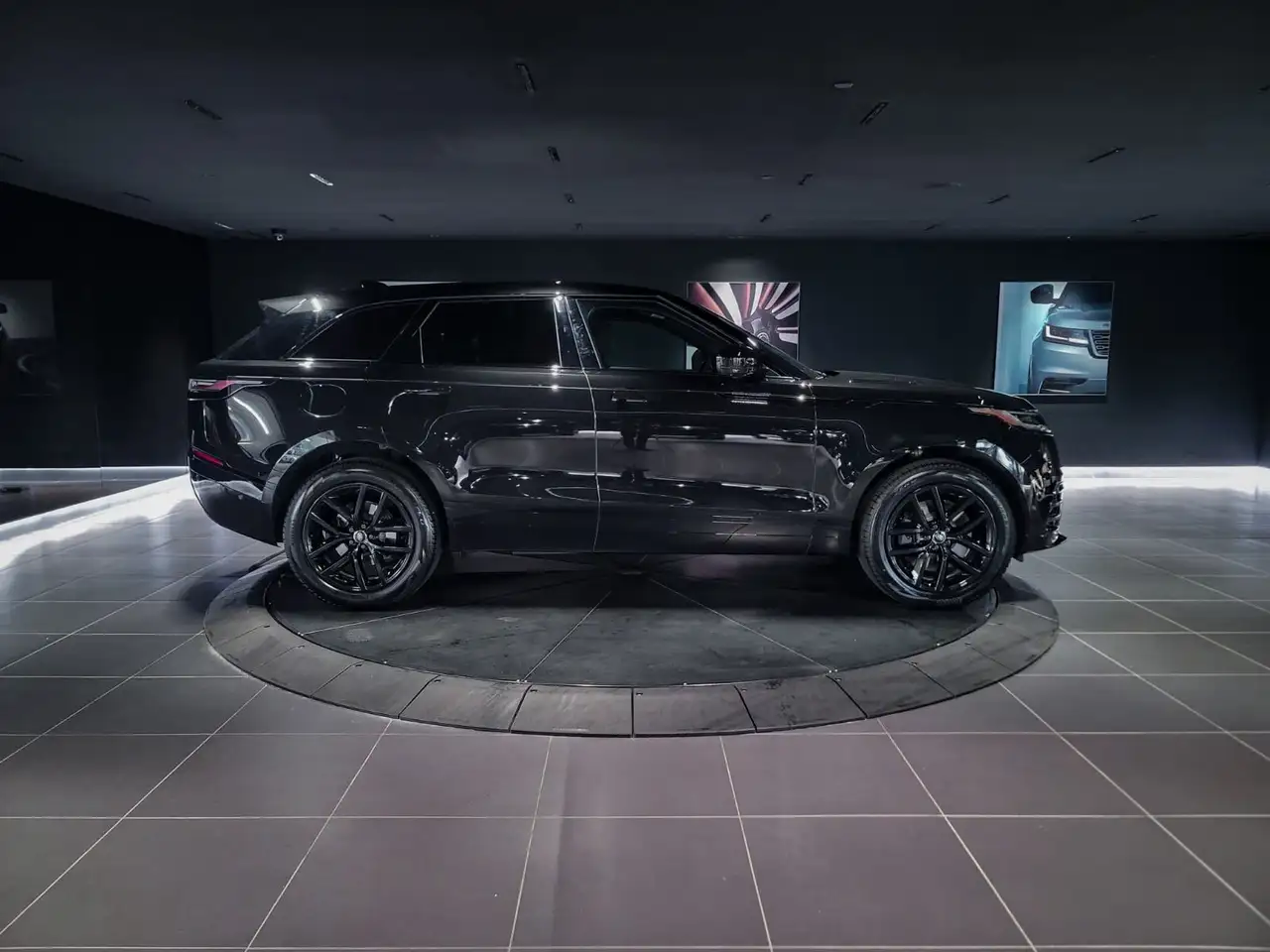 Land Rover Range Rover Velar photo Land Rover Range Rover Velar