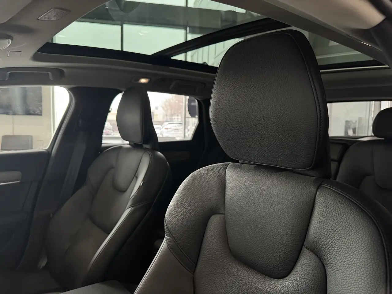 Volvo V90 Cross Country снимка Volvo V90 Cross Country