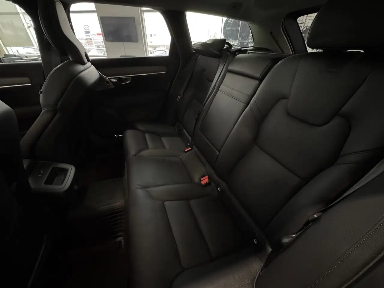 Volvo V90 Cross Country снимка Volvo V90 Cross Country