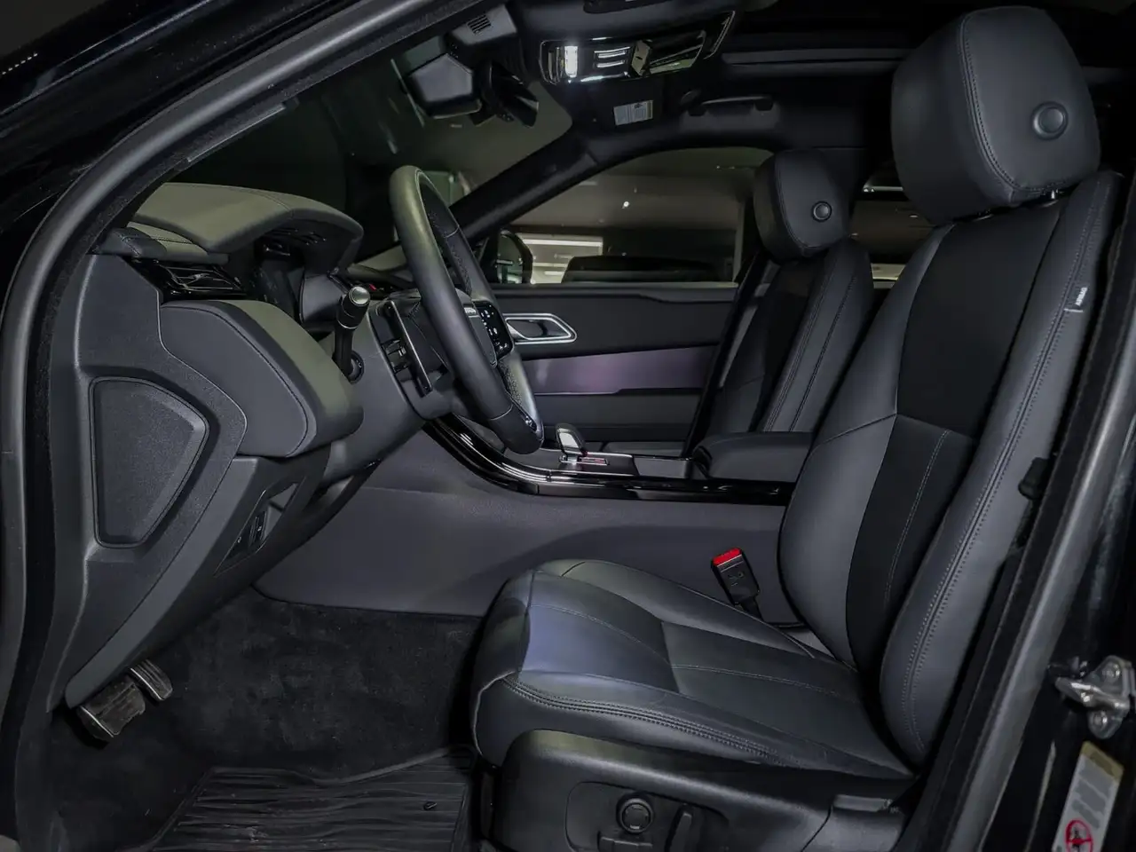 Land Rover Range Rover Velar photo Land Rover Range Rover Velar