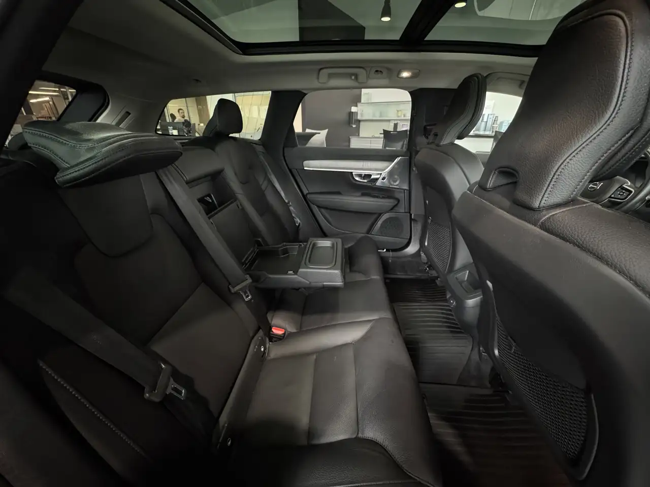 Volvo V90 Cross Country снимка Volvo V90 Cross Country