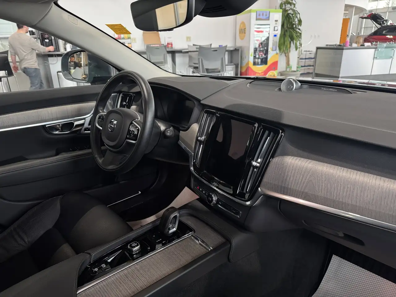 Volvo V90 Cross Country снимка Volvo V90 Cross Country