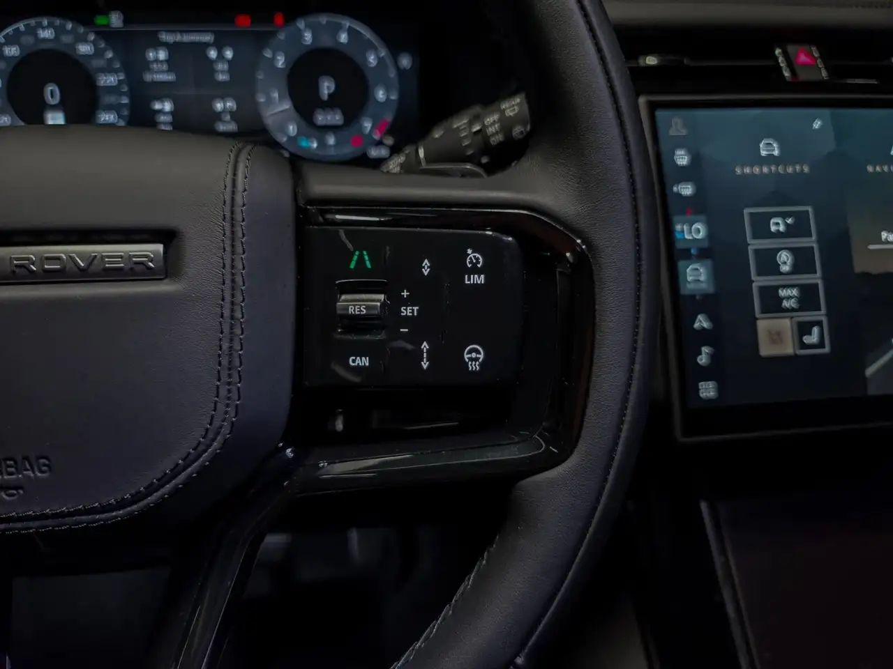 Land Rover Range Rover Velar photo Land Rover Range Rover Velar