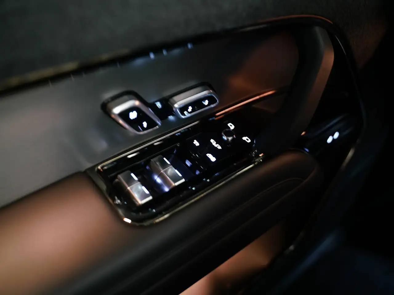 Land Rover Range Rover Sport снимка Land Rover Range Rover Sport