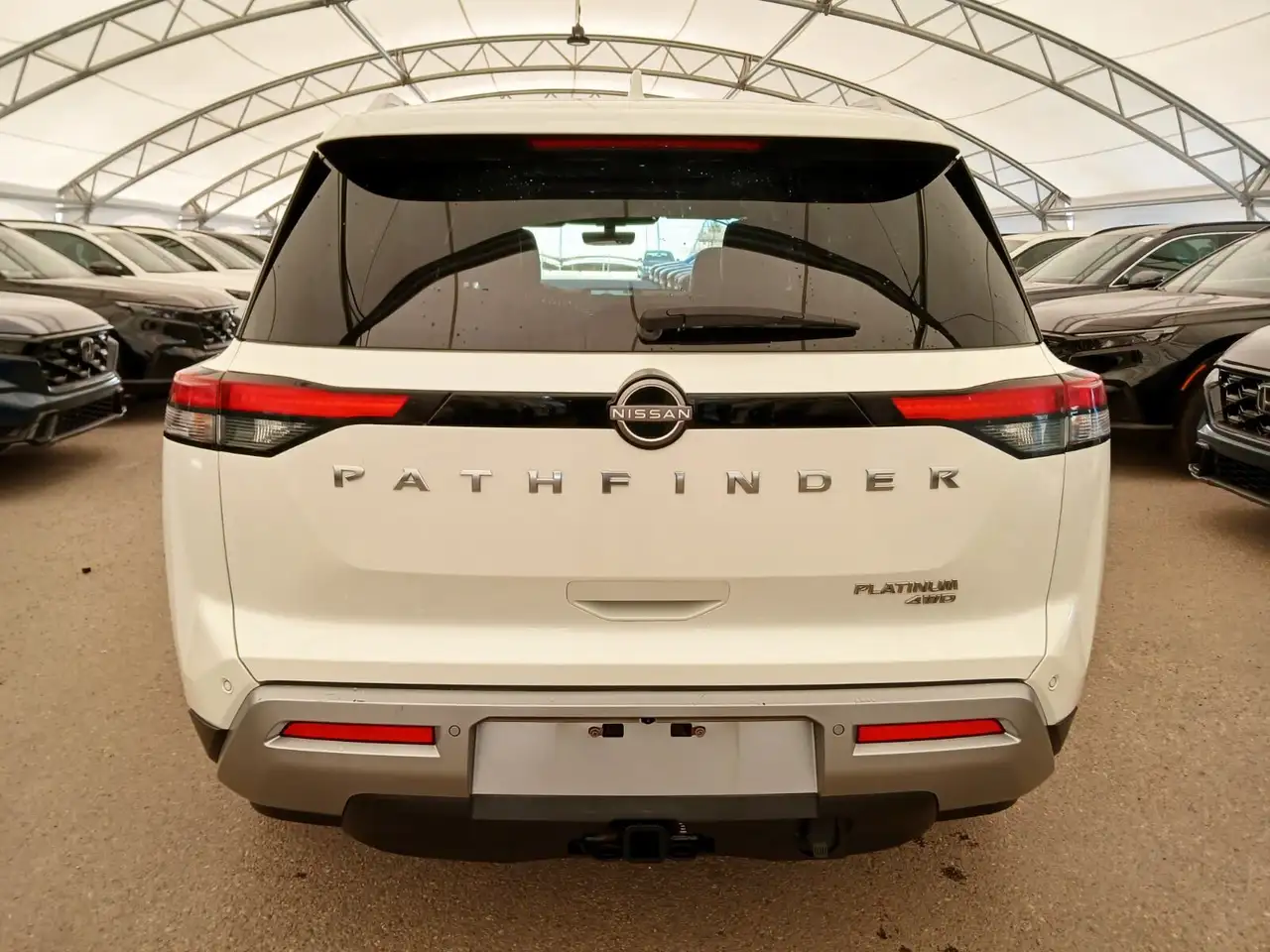 Nissan Pathfinder снимка Nissan Pathfinder