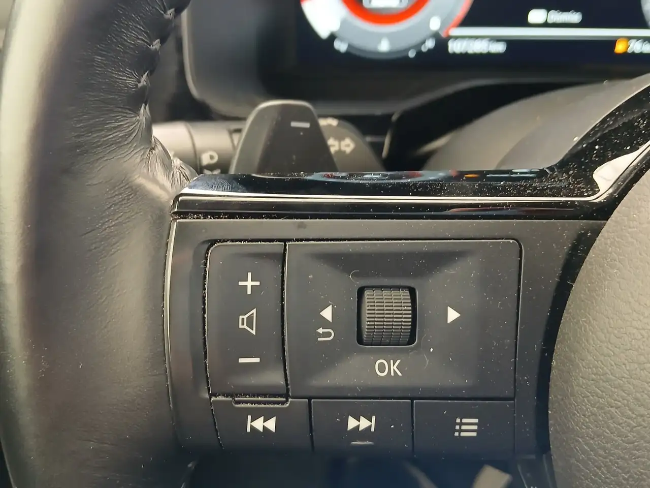 Nissan Pathfinder снимка Nissan Pathfinder