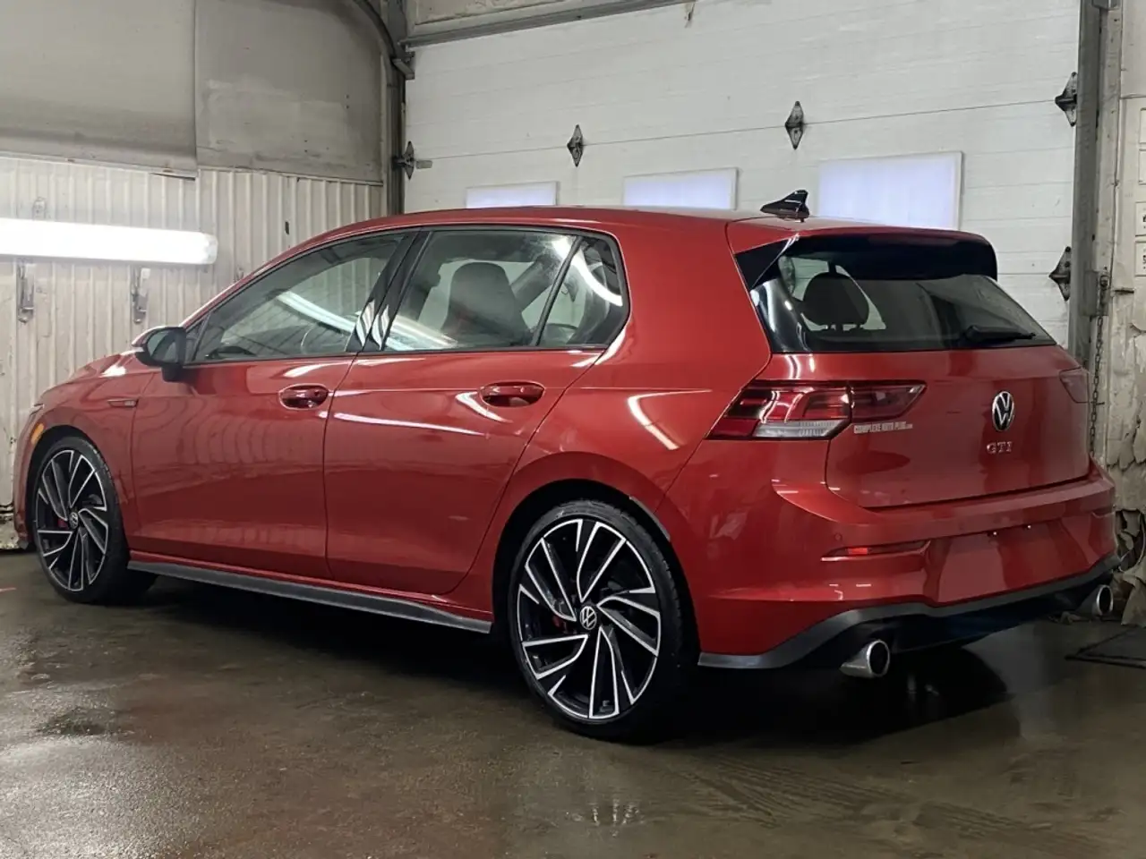 Volkswagen Golf GTI photo Volkswagen Golf GTI