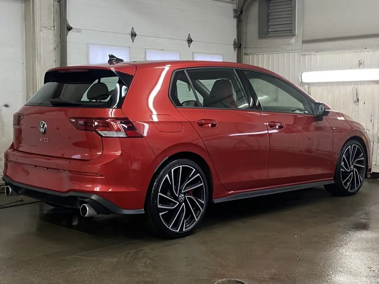 Volkswagen Golf GTI photo Volkswagen Golf GTI