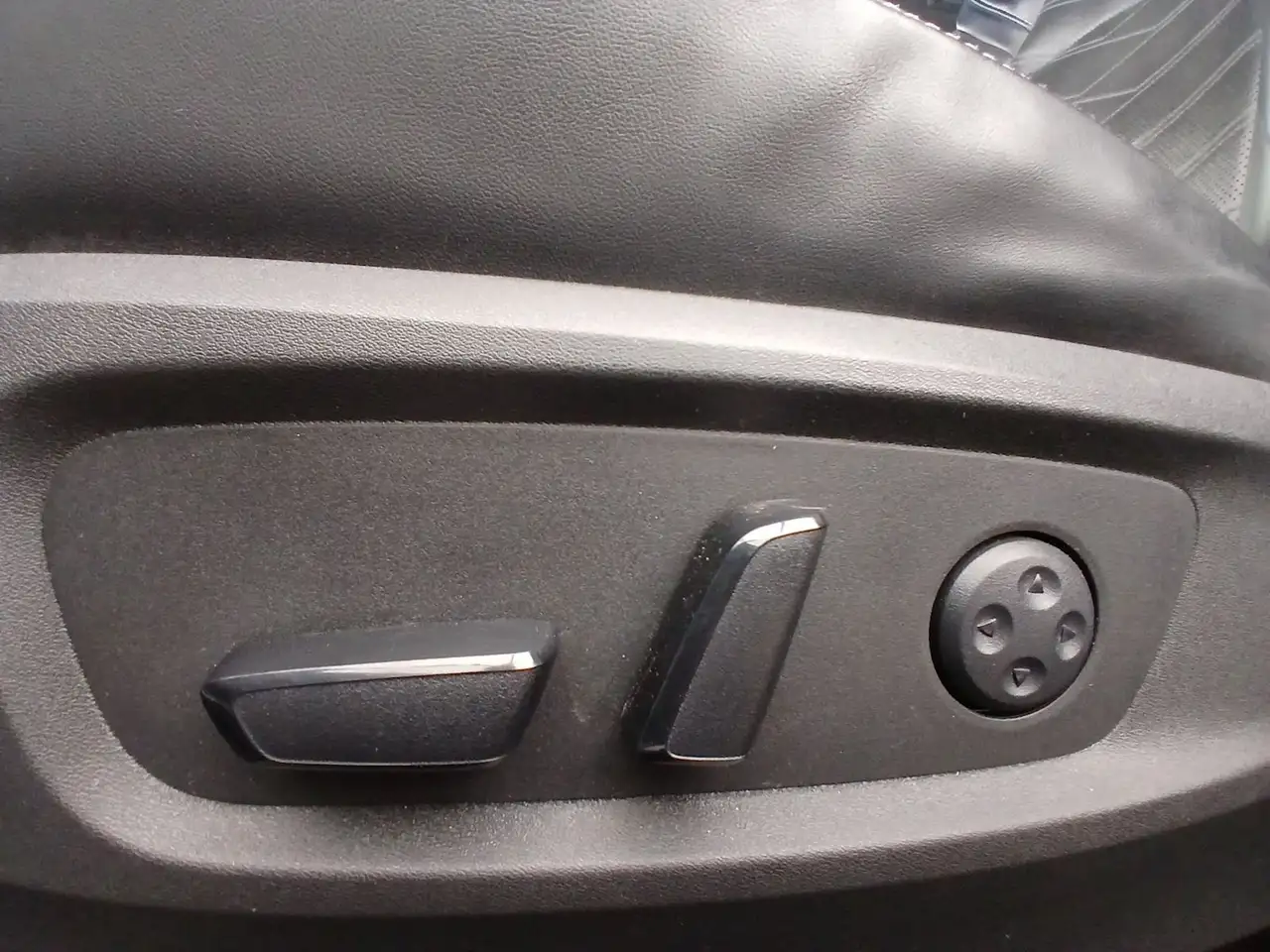 Nissan Pathfinder снимка Nissan Pathfinder