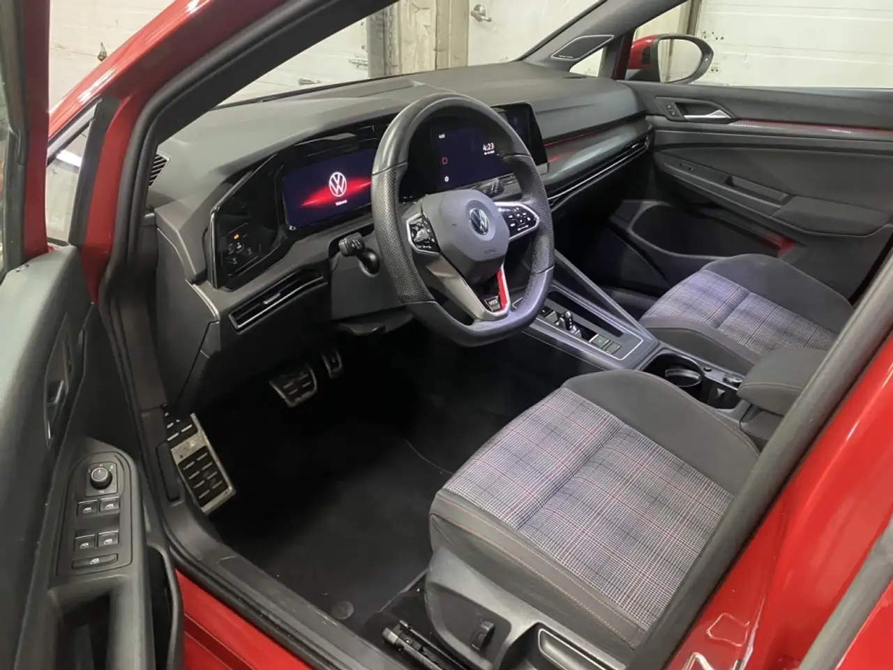 Volkswagen Golf GTI photo Volkswagen Golf GTI